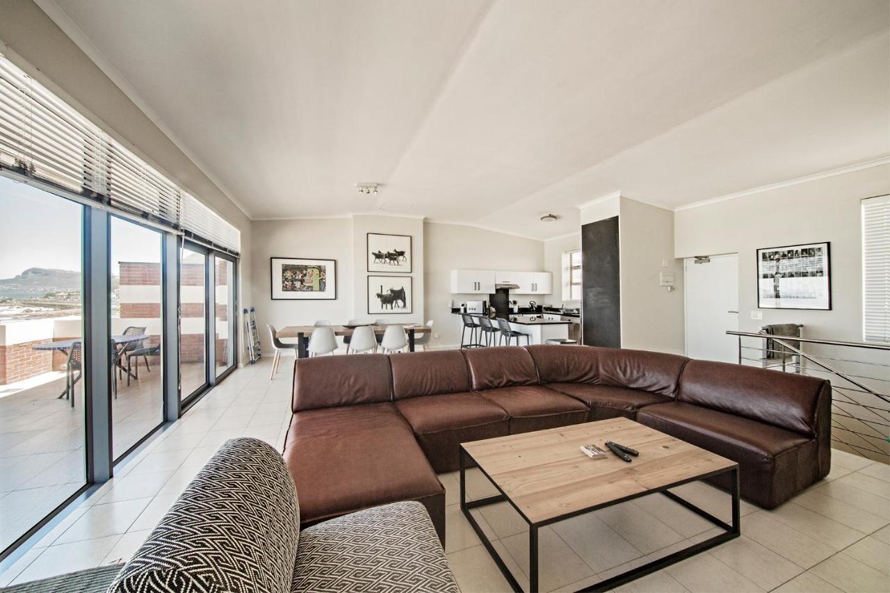 Surferscorner Self Catering Apartments Muizenberg Exterior foto