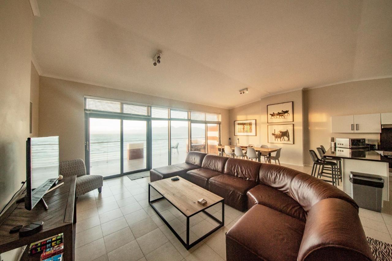Surferscorner Self Catering Apartments Muizenberg Exterior foto