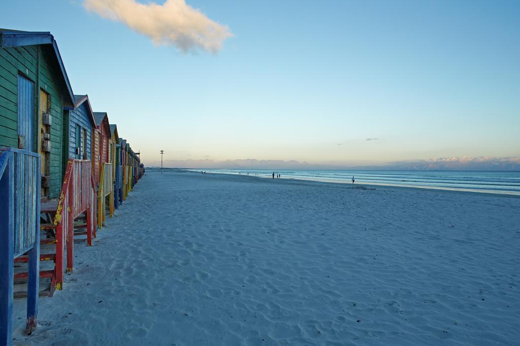 Surferscorner Self Catering Apartments Muizenberg Exterior foto