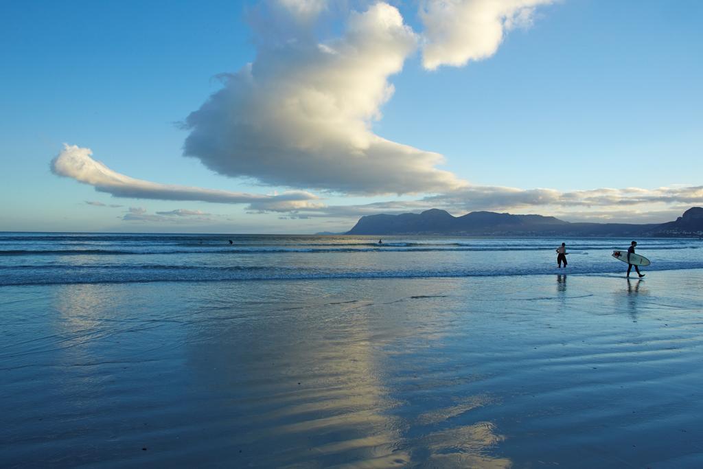 Surferscorner Self Catering Apartments Muizenberg Exterior foto