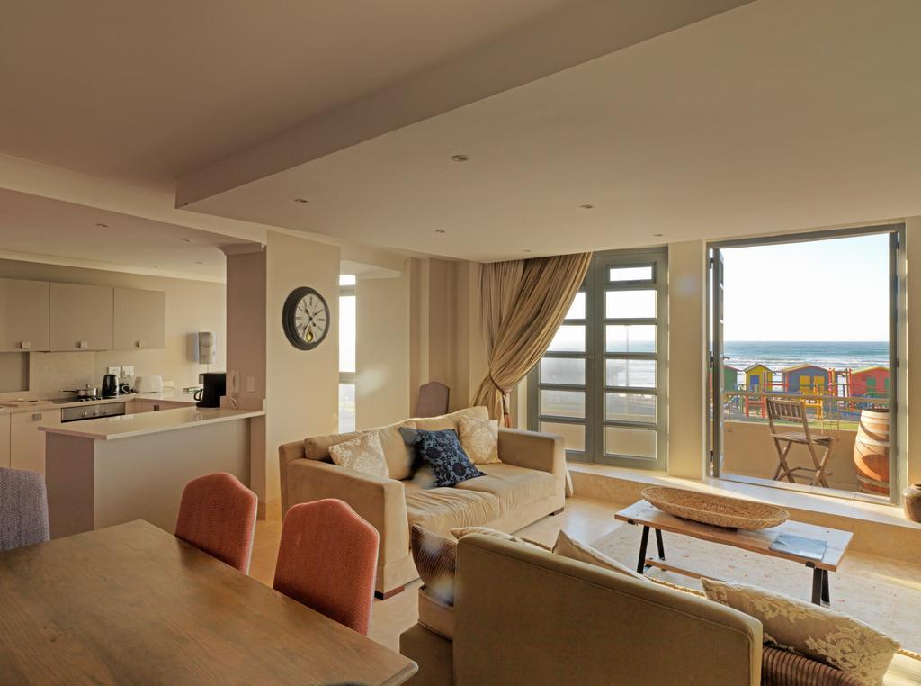 Surferscorner Self Catering Apartments Muizenberg Exterior foto