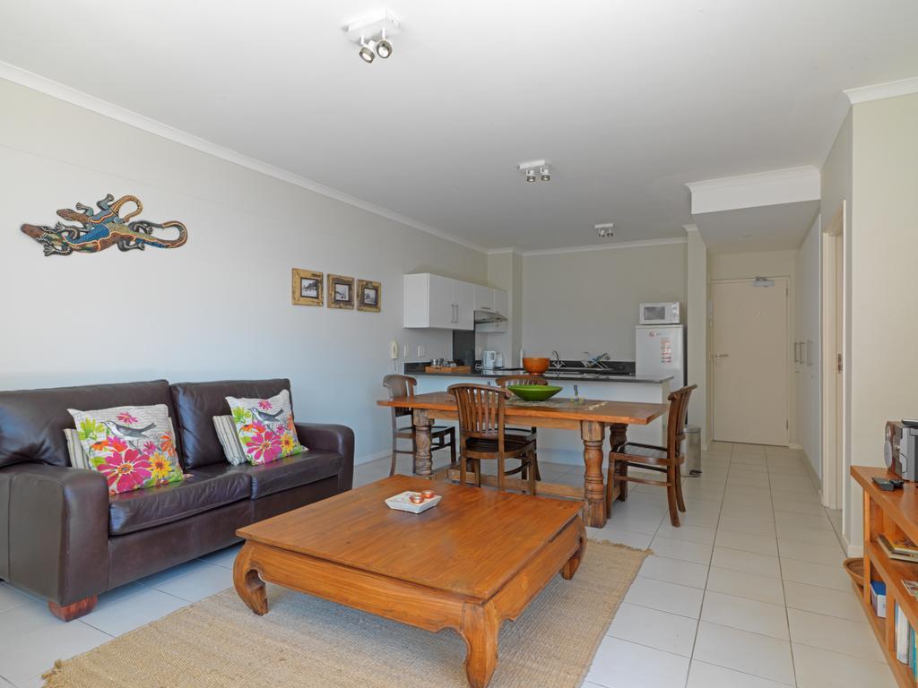 Surferscorner Self Catering Apartments Muizenberg Exterior foto