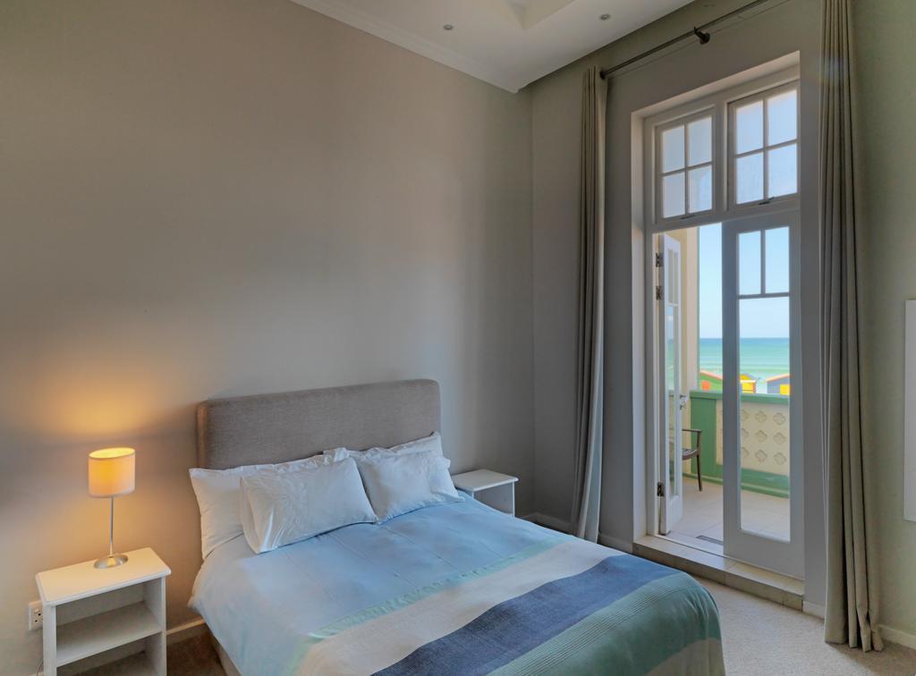 Surferscorner Self Catering Apartments Muizenberg Exterior foto