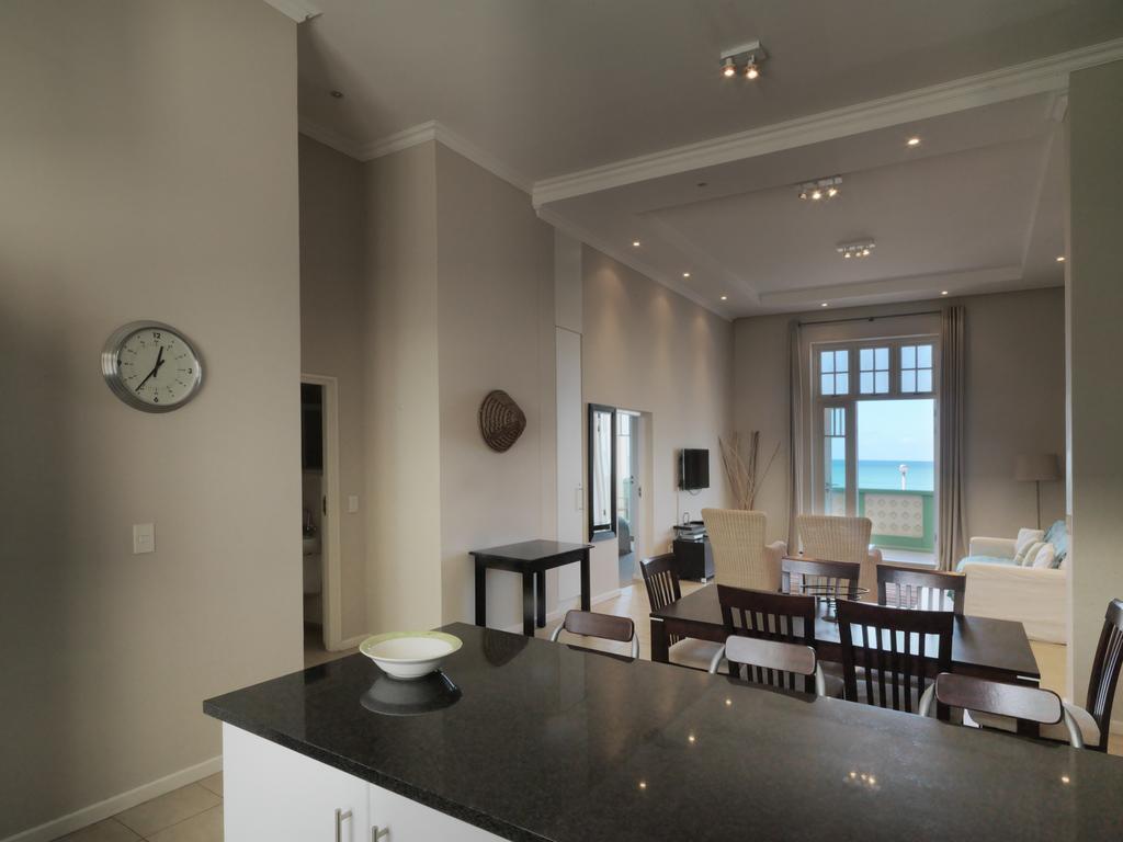 Surferscorner Self Catering Apartments Muizenberg Exterior foto